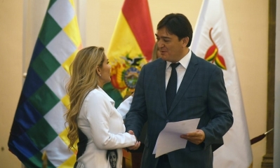 Jeanine Añez y el procurador general del Estado, José María Cabrera