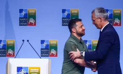 El presidente de Ucrania, Vladímir Zelenski, y el secretario general de la OTAN, Jens Stoltenberg, el 12 de julio de 2023