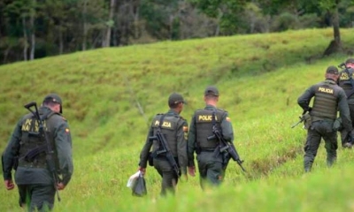 Policías y militares colombianos en un operativo. Foto archivo | elpais.com