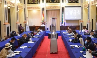  El Senado, que la noche del jueves volvió a instalar la sesión para rechazar una carta de la presidenta Áñez y sancionar la norma