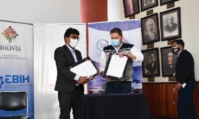 Alejandro Gallardo, y el rector de la UMSS, Julio Medina