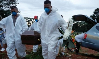 Brasil, desbordado por la pandemia, bate récord con 1.972 muertos en un día