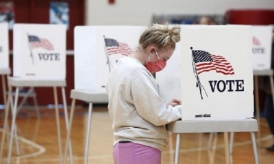 Un Estados Unidos profundamente dividido vota en medio de la peor pandemia. | Fuente: EFE