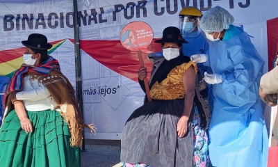Activaron este viernes la vacunación masiva contra el COVID-19 en la población fronteriza de Desaguadero, del departamento de La Paz.