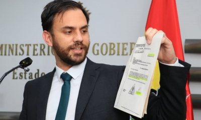 Ministro Eduardo del Castillo presenta pruebas de la investigación ilegal del régimen de Áñez | Ministerio de Gobierno