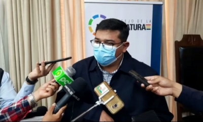 El alcalde Enrique Leaño, este jueves, en una declaraciones ante la prensa.
