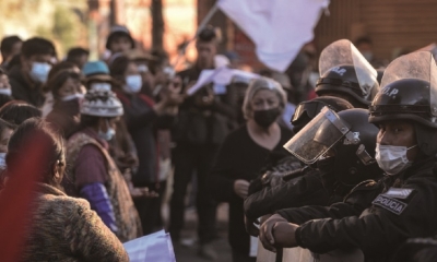 Vecinos de Villa El Carmen, molestos por otro día de represión.