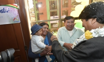 Así entregó el presidente los departamentos/Foto. ABI
