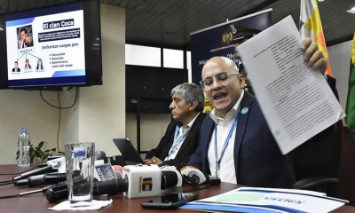 El ministro de Obras Públicas, Iván Arias, y el gerente de Entel, Elio Montes, presentan cifras de Entel. | APG