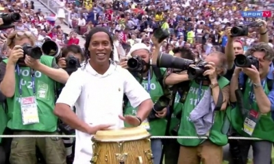  La aparición de Ronaldinho tocando los tambores al lado de la soprano Aida Garifullina fue el momento más especial de la fiesta/Foto. RRSS