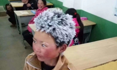El pequeño de ocho años que caminó 4 kilómetros a la escuela y llegó con el cabello congelado un día de 9 grados bajo cero de temperatura 