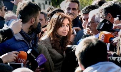 Cristina Fernandez de Kirchner ingresa en los tribunales de Comodoro 