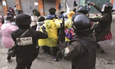 Mujeres cocaleras son gasificadas.