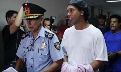 El exfutbolista brasileño Ronaldinho y su hermano