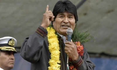 El presidente Evo Morales pidió este jueves a sus seguidoras que utilicen las redes sociales como una herramienta para derrotar a los lacayos de EEUU