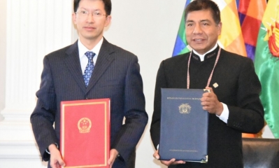Canciller Huanacuni y el Embajador de China/Foto. RRSS