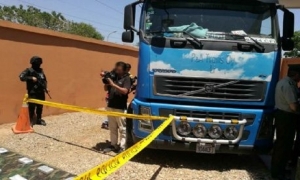 Un camión secuestrado en el operativo/Foto. RRSS