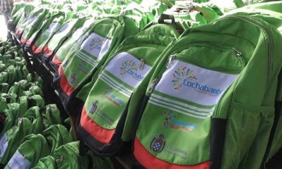 Mochilas Licitadas con sobreprecio. Foto: Opinion.bo 