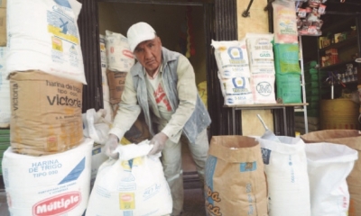 Una tienda en la Gallardo ofrece harina de origen argentino.