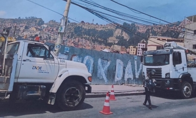 Las calaminas donde los activistas habrían cubierto los nombres de Lucho y David, según el diputado Arce.