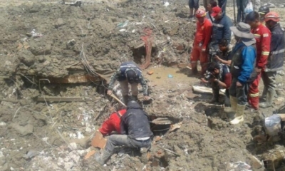 Personal realiza el rescate de Hector Torrico.
