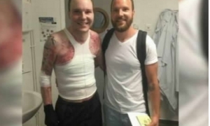 	 Los hermanos posando en el hospital