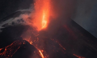 El volcán de Santa Cruz de la Palma está en su máxima actividad / Foto: EFE