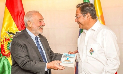 Joseph Stiglitz y  Luis Arce