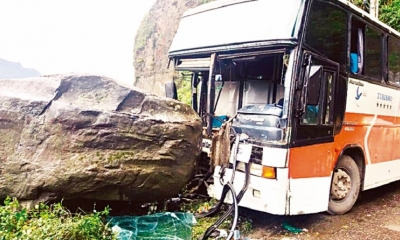Este incidente ocurrió a las 06.00 aproximadamente cuando este bus, que partió de Santa Cruz con destino a Cochabamba