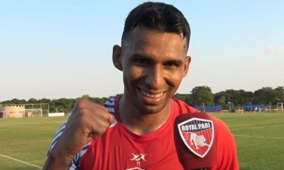 Gilbert Álvarez, jugador de Royal Pari.