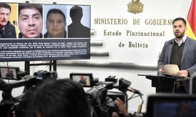 Foto / Archivo :El ministro Carlos Eduardo del Castillo muestra a los involucrados en una red de narcos. 