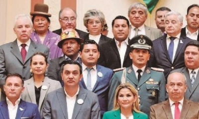 Exgobernantes y jefes militares.