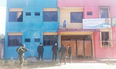 Adolescente hallada sin vida en un alojamiento. 