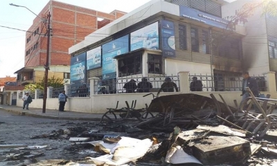 tres años y seis meses de cárcel por la quema de las oficinas de Impuestos en 2019