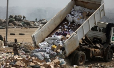 Nigeria destruye un millón de vacunas anticovid caducadas 