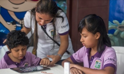 Dos centros se encuentran con aulas digitales/Foto. Kreab