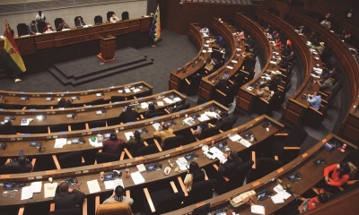 Los legisladores, en sesión ordinaria en la Asamblea