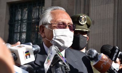 El ministro de Educación, Víctor Hugo Cárdenas