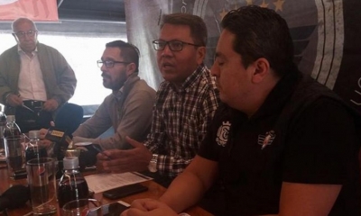 Dirigentes del club Wilstermann durante conferencia de prensa.