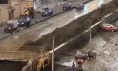El choque del agua contra los muros causó miedo en la población/Foto. Captura de pantalla 