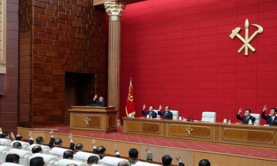 Una reunión de la asamblea política del Comité Central del Partido de los Trabajadores de Corea, en Pionyang, Corea del Norte, 14 de agosto de 2020.