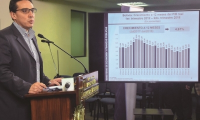 Guillén durante la conferencia de prensa.