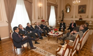 El Presidente Evo Morales junto al Vicepresidente Alvaro Garcia L. y otras altas autoridades de Estado se reunieron con los ex cancilleres de Bolivia