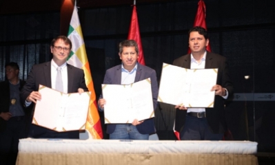 Así fue la firma del contrato comercial/Foto. AC