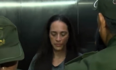 Isis Llápiz, luego de su audiencia cautelar/Foto. Captura de pantalla