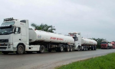 Cisternas transportan diésel para distribuir en los surtidores. Foto: Internet