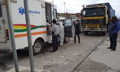 El Ministerio de Salud y Deportes al punto fronterizo de Tambo Quemado realiza más de 200 pruebas PCR diarias.
