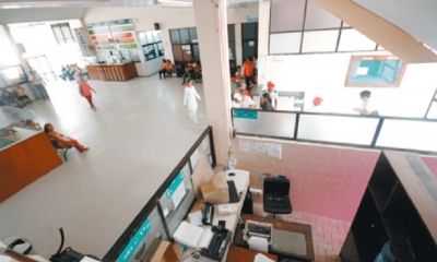 En el hospital San Juan de Dios no hubo atención ayer, además de ser feriado, por el paro indefinido