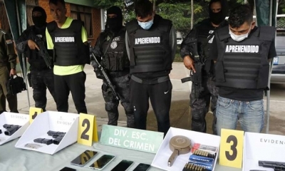 La Policía de Cochabamba presentó este miércoles a tres de los cuatro integrantes de una banda criminal.