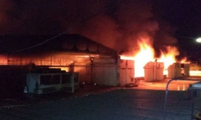 El incendio se produjo en el almacén de Flor Amarillo, en la zona industrial del estado de Carabobo. | Fuente: @DrodriguezVen